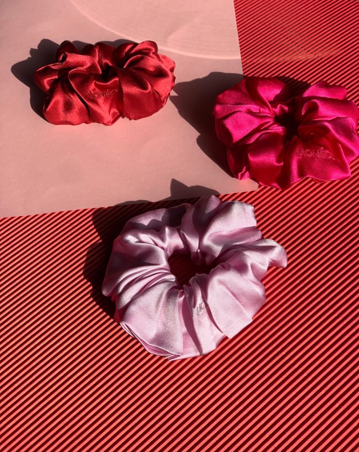 Копринен ластик Scrunchie - HOT PINK - Image 3