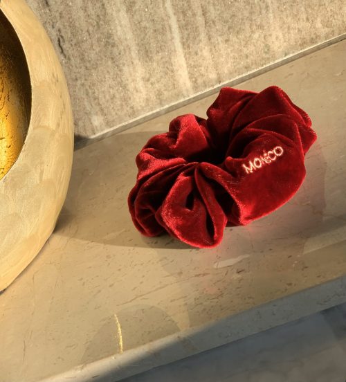 Ластик Scrunchie Копринено кадифе – Red Velvet