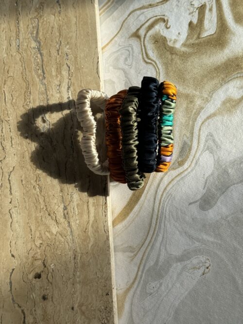 Копринен ластик Scrunchie – Taupe