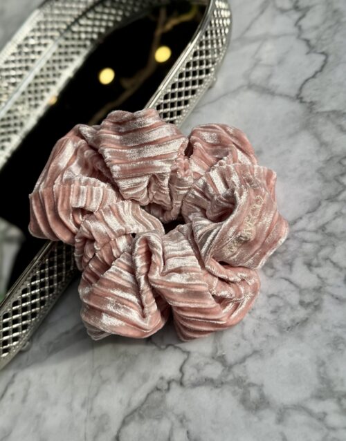 Ластик Scrunchie Копринено кадифе – Pink Velvet