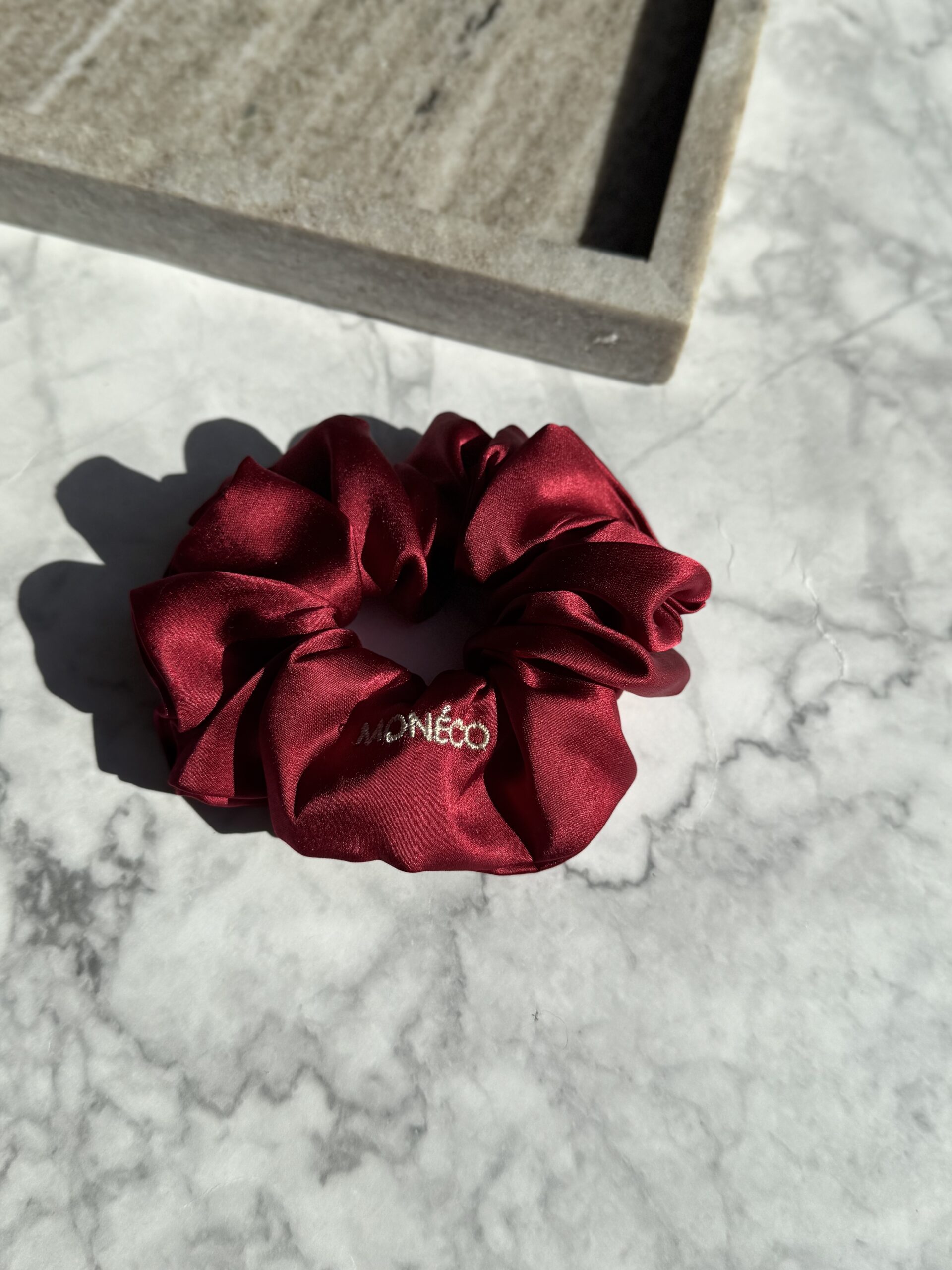 Копринен ластик Scrunchie - Red