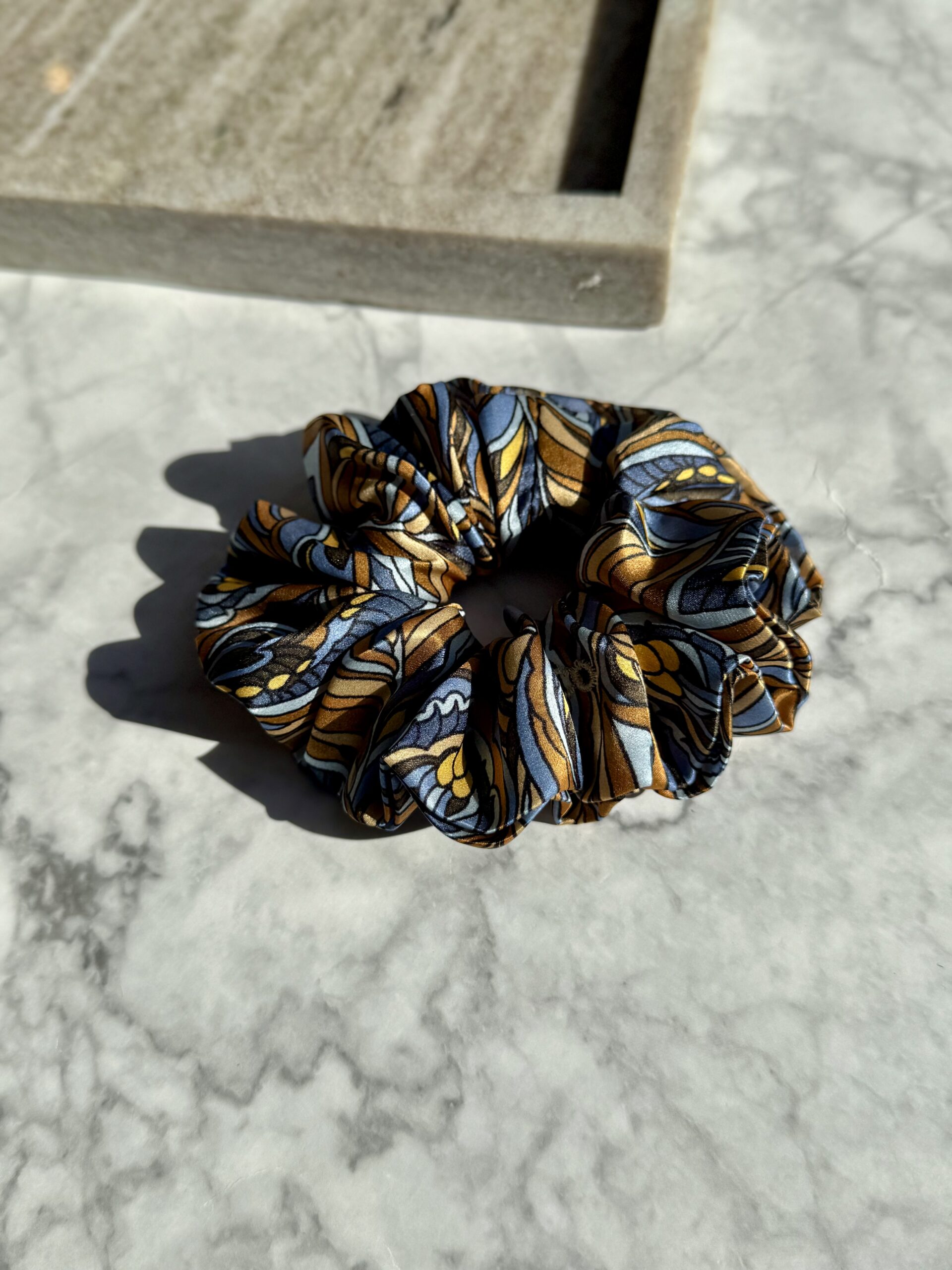 Копринен ластик Scrunchie - Autumn Leaves - Image 3