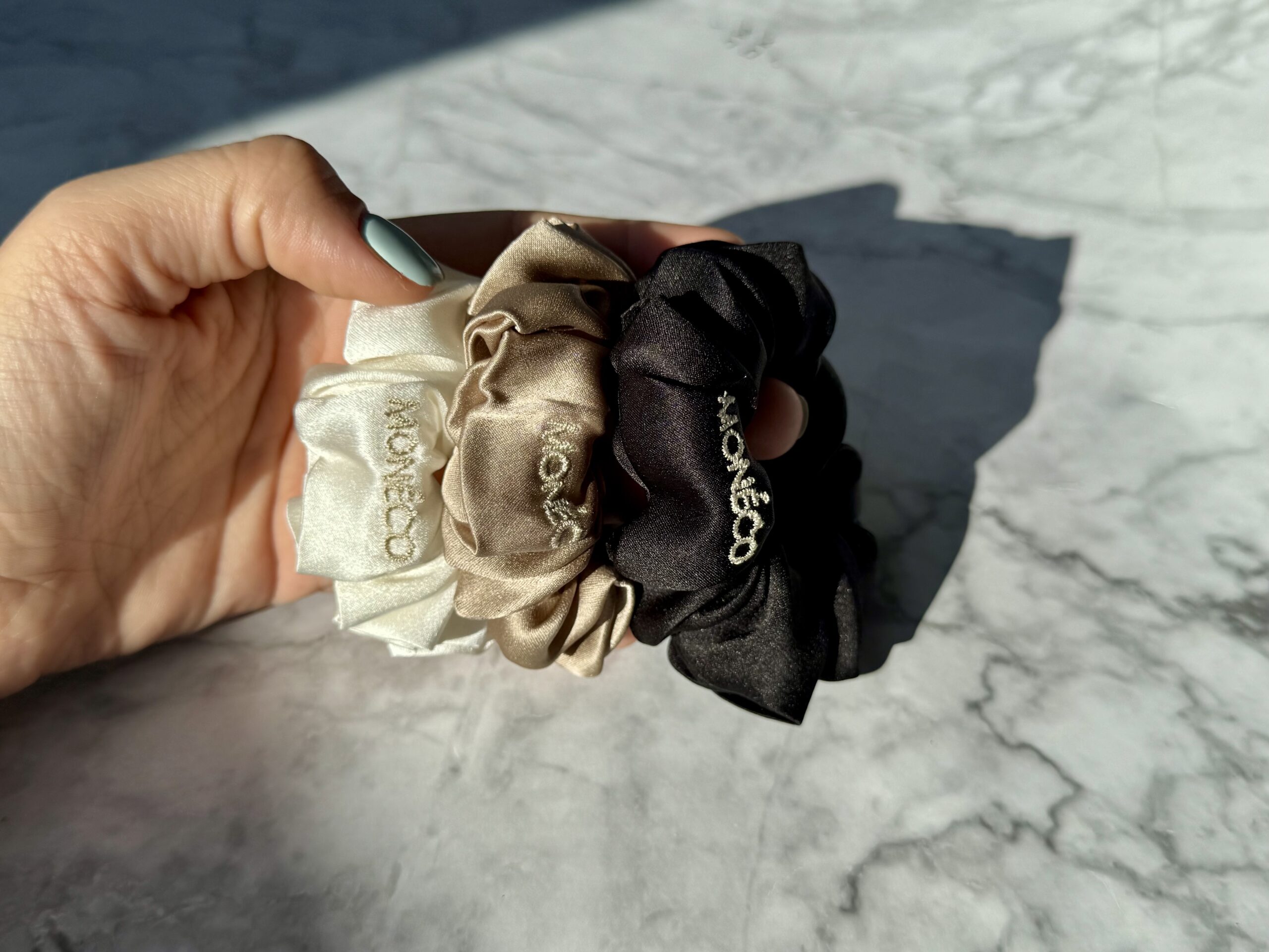 Комплект копринени ластици - Scrunchie XS Classic Noir - Изображение 4